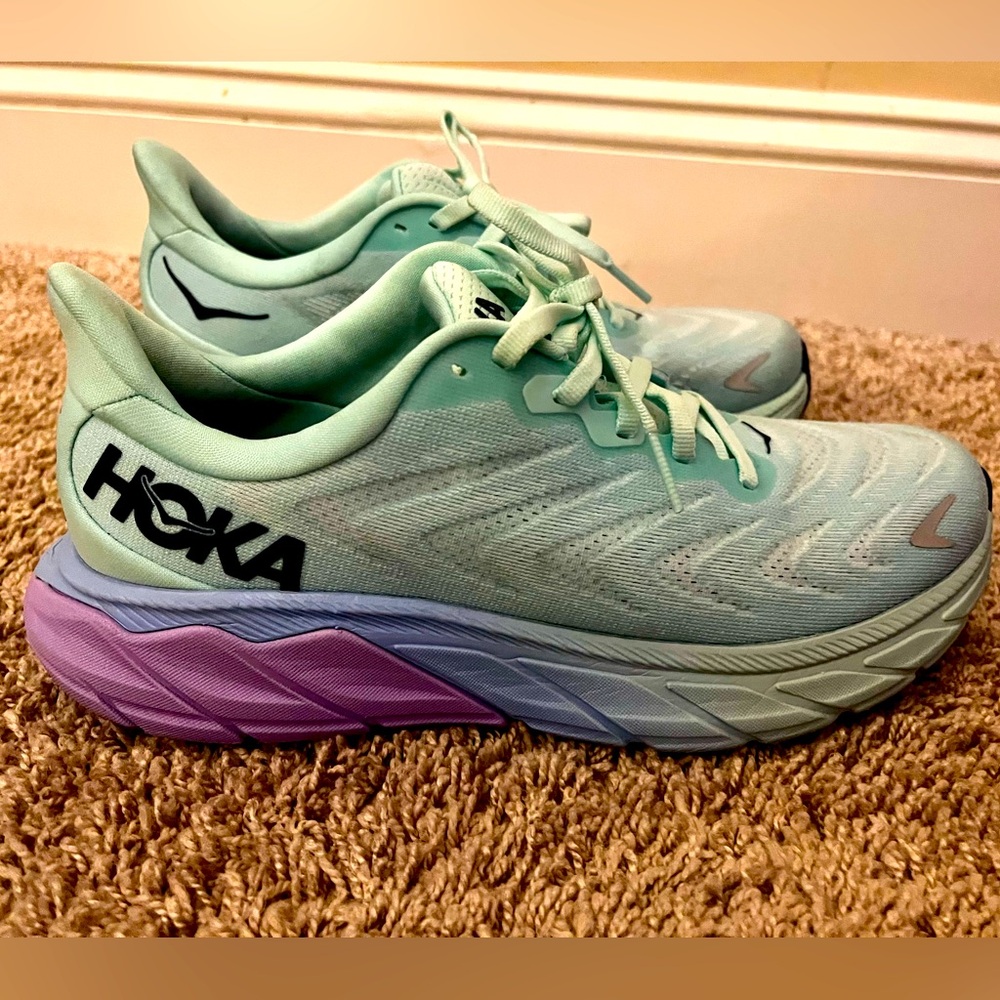 Hoka One One Arahi women’s size 7.5